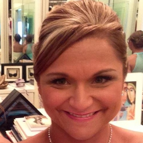 Meet your Posher, Jennifer - Picture 1 of 1